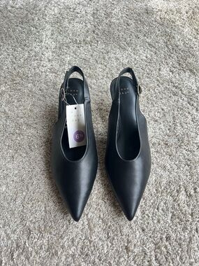 Black Pointed Slingback Flats. Size 6.5